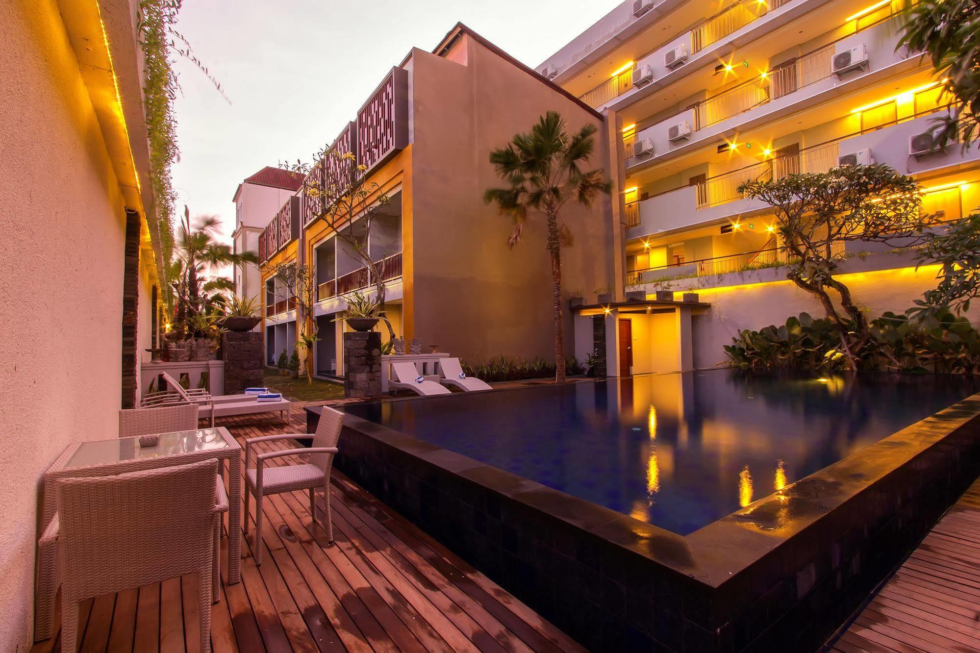 Transera Kamini Legian Hotel Exteriér fotografie